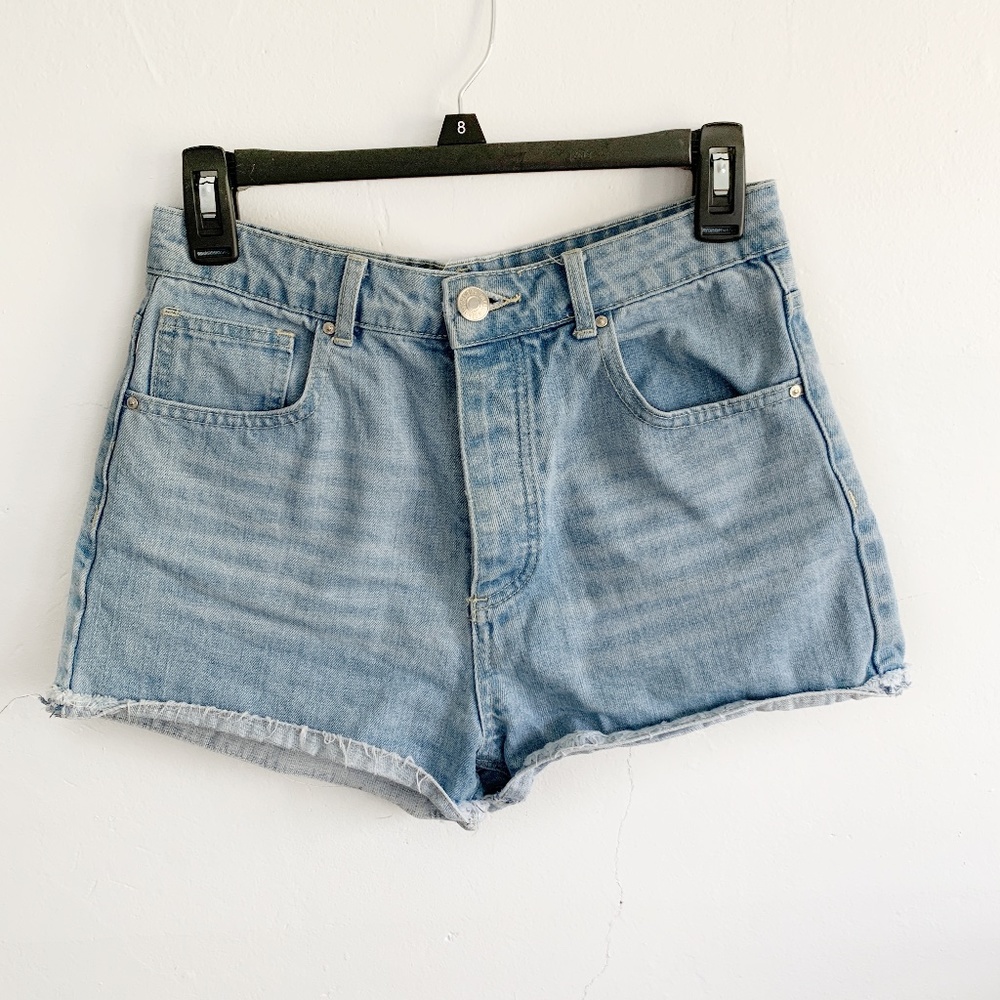 Forever 21 Sz 26 Light Wash High Waist Jean Shorts